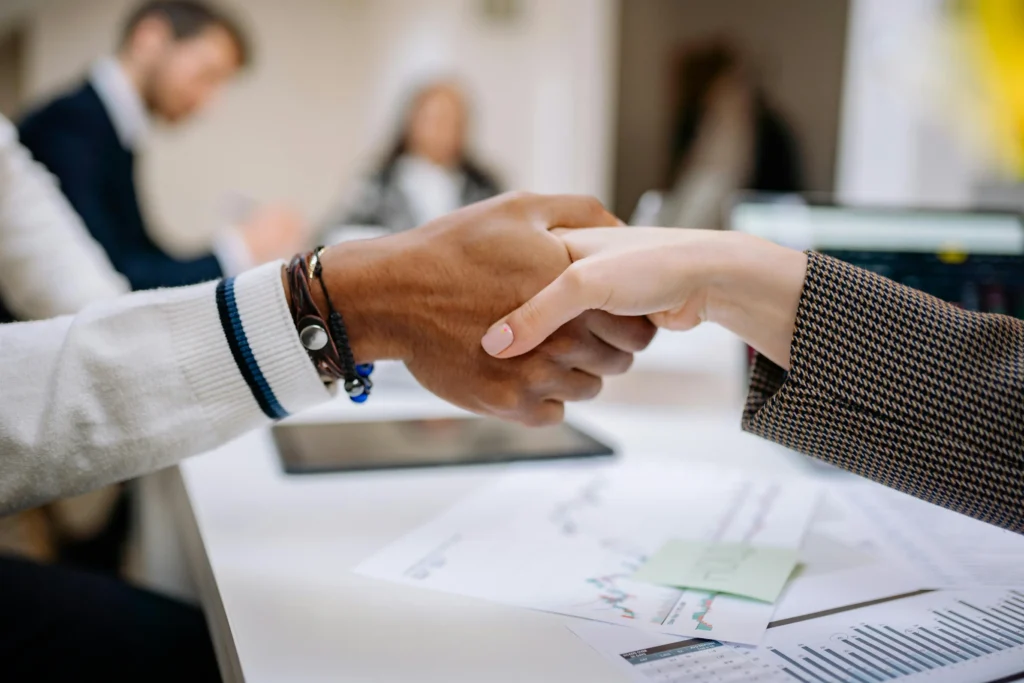 Negotiation Strategies for Passive Candidates